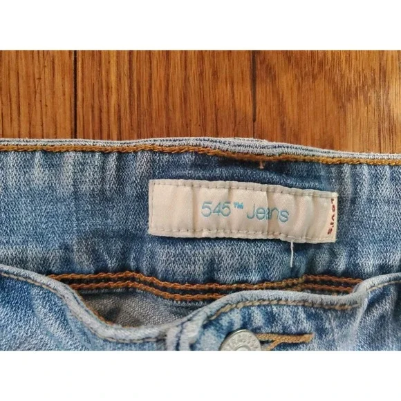 Levi's 545 Jeans Denim Shorts Distressed Light wash Stretch Red Tab Sz 12 - Picture 2 of 5